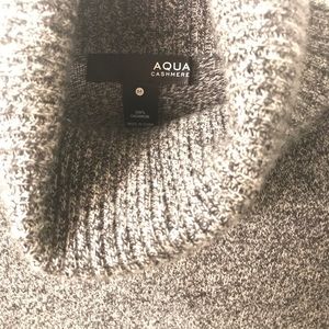 Aqua Cashmere Sweater Size M